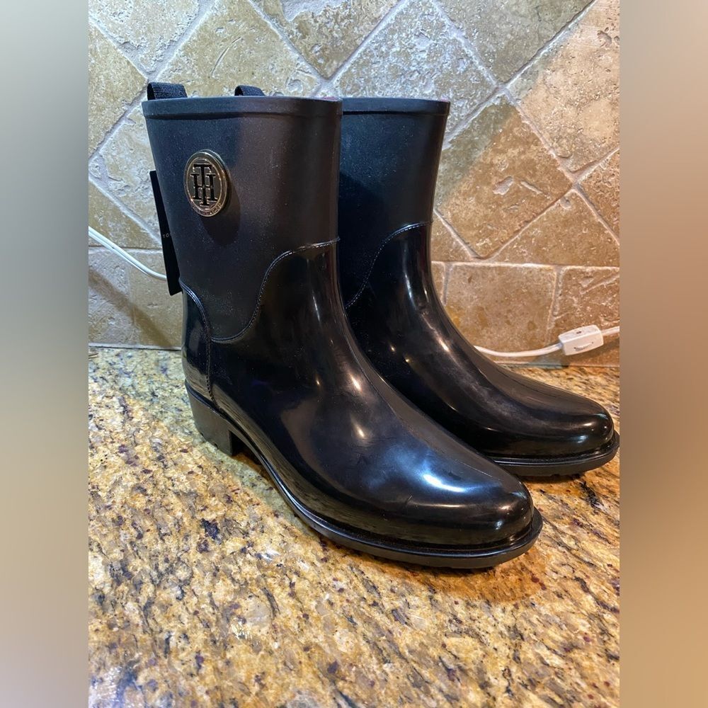 Dark navy blue Tommy Hilfiger rain boots‎